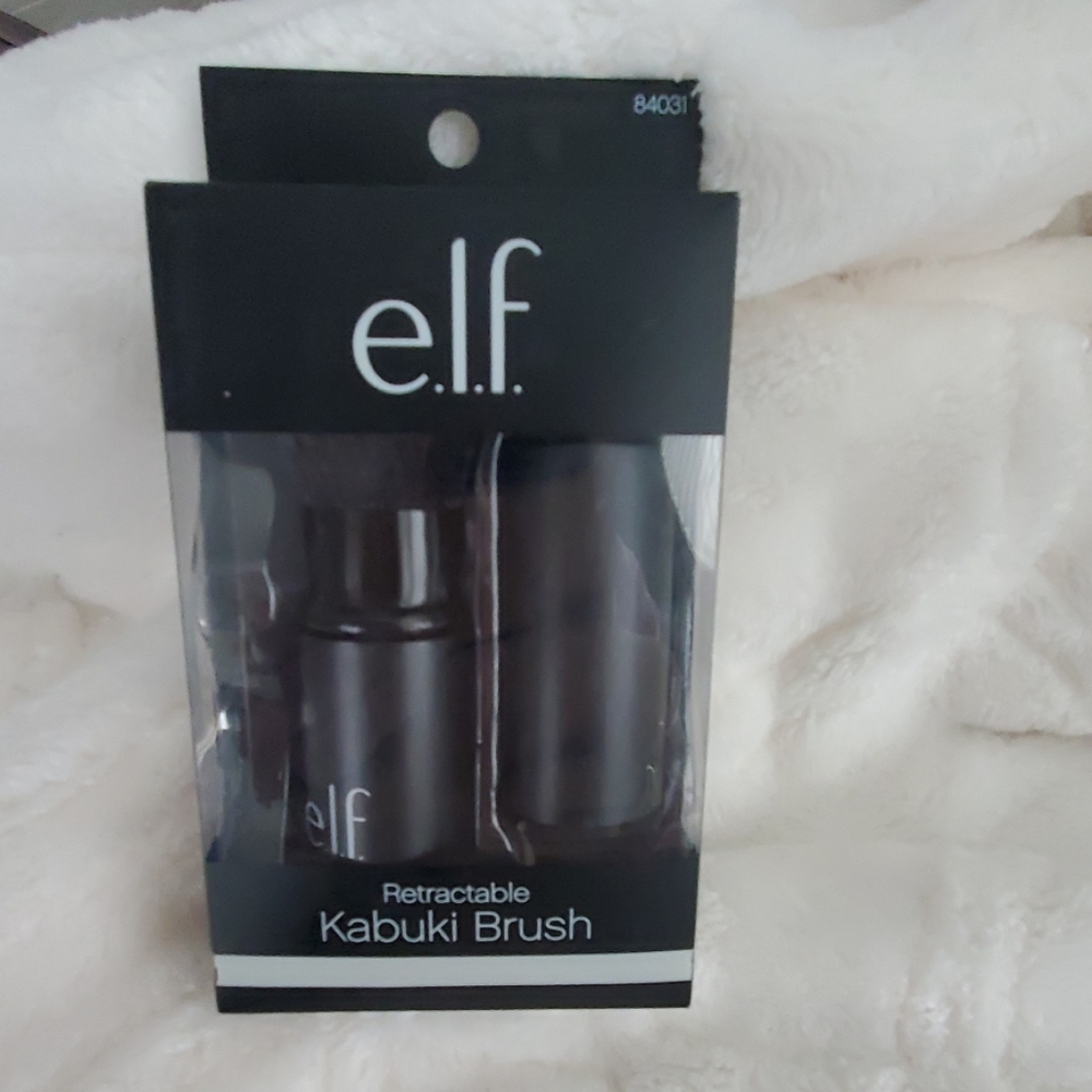 NIB ELF RETRACTABLE KABUKI BRUSH